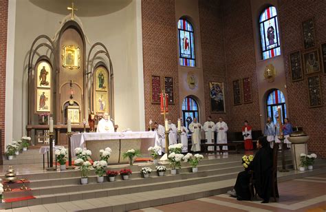 Łódź: Uroczysta profesja zakonna o. Jakuba Szelki SJ 